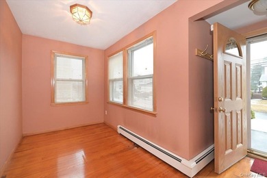 Welcome to 2016 Abbot Avenue in beautiful Merrick. This charming - photo 11