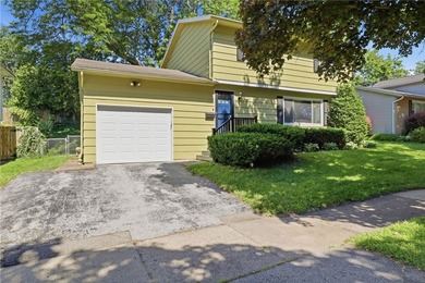 Open house Sat 6/20,1-3pm and Sun 6/21, 11am-1pm. This charming - photo 2