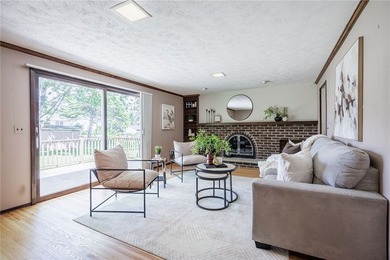 Opportunity awaits! Welcome to 32 Flamingo Dr, a spacious Split - photo 5
