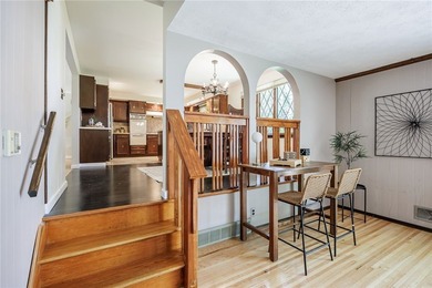 Opportunity awaits! Welcome to 32 Flamingo Dr, a spacious Split - photo 9