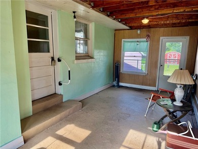 Welcome home to this well-maintained two-bedroom, one-bath ranch - photo 4