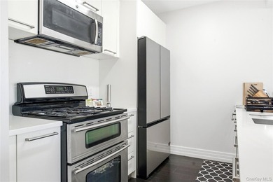 Penthouse living done right at Novo 64 in Forest Hills. This - photo 7