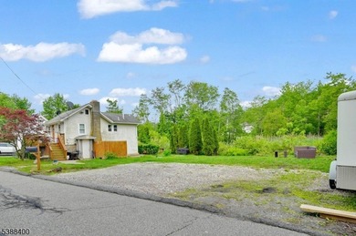 Cozy Upper Greenwood Lake Investment Property! Charming - photo 3