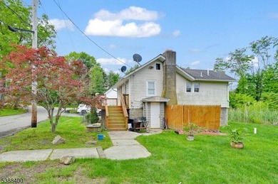 Cozy Upper Greenwood Lake Investment Property! Charming - photo 4
