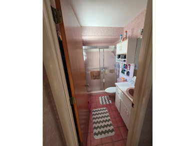 This well maintained 2bedroom, 2 bathroom home built in 1992 - photo 4
