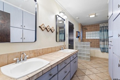 The 1,760 square foot boat boat house alone is enough to make - photo 28
