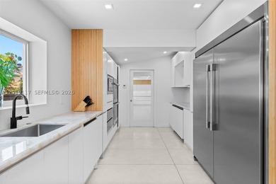Located on one of Mid-Beach's most coveted tree-lined streets - photo 15