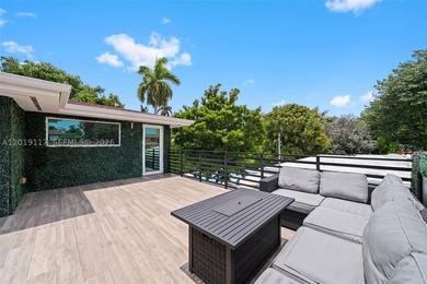 Located on one of Mid-Beach's most coveted tree-lined streets - photo 28