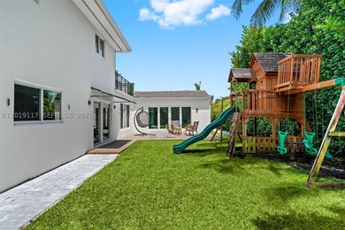 Located on one of Mid-Beach's most coveted tree-lined streets - photo 30