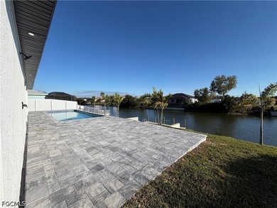 This new construction home features 4 spacious bedrooms and 3 - photo 31