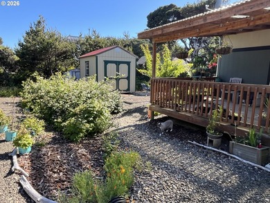 Charming coastal retreat just a few paces from the beach! This - photo 5