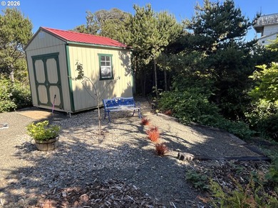 Charming coastal retreat just a few paces from the beach! This - photo 6