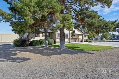 Exceptional commercial opportunity in a prime location on - photo 6