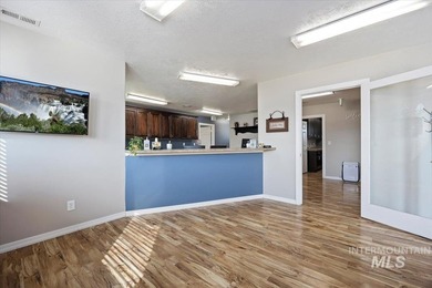 Exceptional commercial opportunity in a prime location on - photo 8