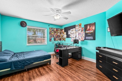 Welcome home to this light, bright, & spacious 5 bedroom + - photo 25