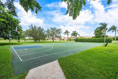 Welcome home to this light, bright, & spacious 5 bedroom + - photo 45