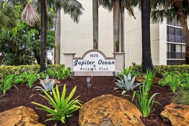 Lake Condo For Sale in Jupiter, Florida