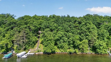 Welcome to your private getaway on beautiful Gull Lake! This - photo 3