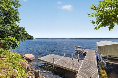 Welcome to your private getaway on beautiful Gull Lake! This - photo 6