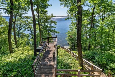 Welcome to your private getaway on beautiful Gull Lake! This - photo 10