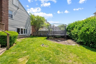 Nestled on a quiet, tree-lined block in the heart of Woodmere - photo 26
