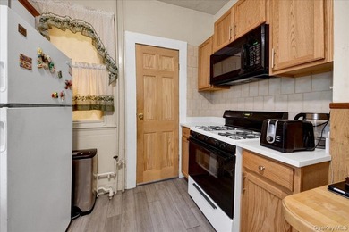 Potential rental income of approximately $10,00 per month makes - photo 8