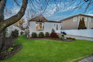 Welcome To This 2 Bed 2 Bath On An Oversized Lot. Right In The - photo 3