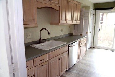 IMMEDIATE OCCUPANCY! Fantastic private 'Resort' Views from this - photo 11
