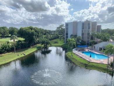 Lake Condo For Sale in Boca Raton, Florida