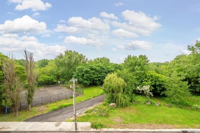 Welcome to the Soundview Park Townhouses. This is a New - photo 23