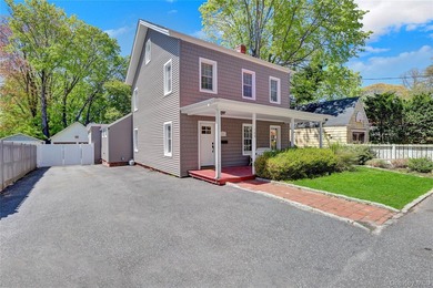 BACK ON THE MARKET!!! Circa 1855, the Captain Lewis Tooker Home - photo 1