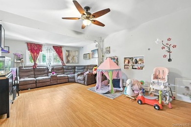 Exceptional opportunity in Larchmont area for investor and - photo 4