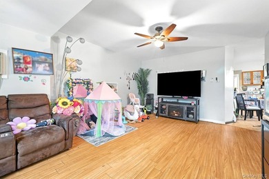 Exceptional opportunity in Larchmont area for investor and - photo 5