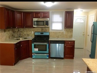 **SHORT SALE PENDING LENDER APPROVAL** Fully Renovated Corner - photo 6