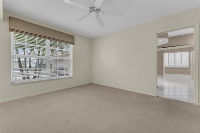 Welcome to this well-appointed single-story residence in Hampton - photo 11