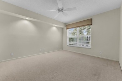 Welcome to this well-appointed single-story residence in Hampton - photo 12