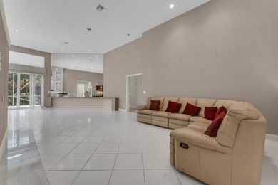 Welcome to this well-appointed single-story residence in Hampton - photo 25