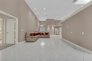 Welcome to this well-appointed single-story residence in Hampton - photo 27