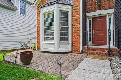 Welcome to this beautiful home in the highly sought-after - photo 4