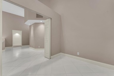 Welcome to this well-appointed single-story residence in Hampton - photo 34