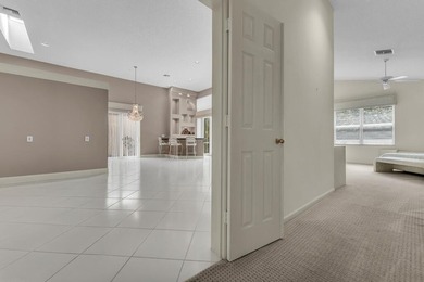 Welcome to this well-appointed single-story residence in Hampton - photo 35