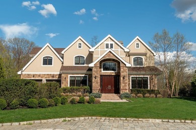 Gorgeous Colonial Style Home Nestled In A Secure And Exclusive - photo 5