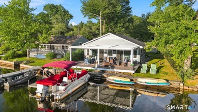 This lakeside escape was completely redone in 2023. This - photo 7