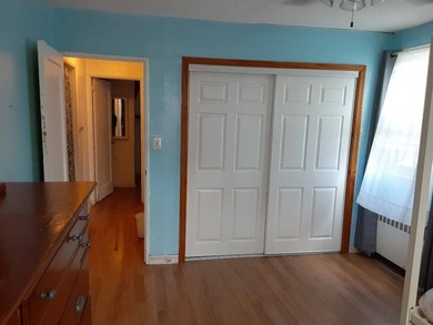 Welcome to this bright and spacious 2-bedroom upper floor - photo 11