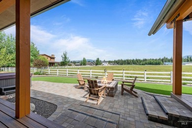 Set against a stunning backdrop of open pasture and mountain - photo 9