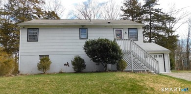 CHARMING COUNTRY HOME-in the heart of Ridgefield, situated in a - photo 5