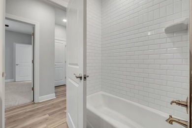 Welcome to this spacious, well-maintained 4-bed, 3-bath home in - photo 31