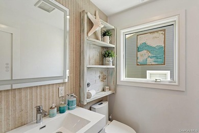 New construction four bedroom 3 1/2 bathroom with elevator - photo 8