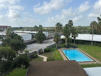 Condo located on the prestigious Ocean Drive. As you step inside - photo 28