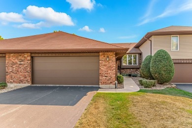 Lake Townhome/Townhouse For Sale in Orland Park, Illinois